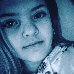 Meet your Posher, Chloe